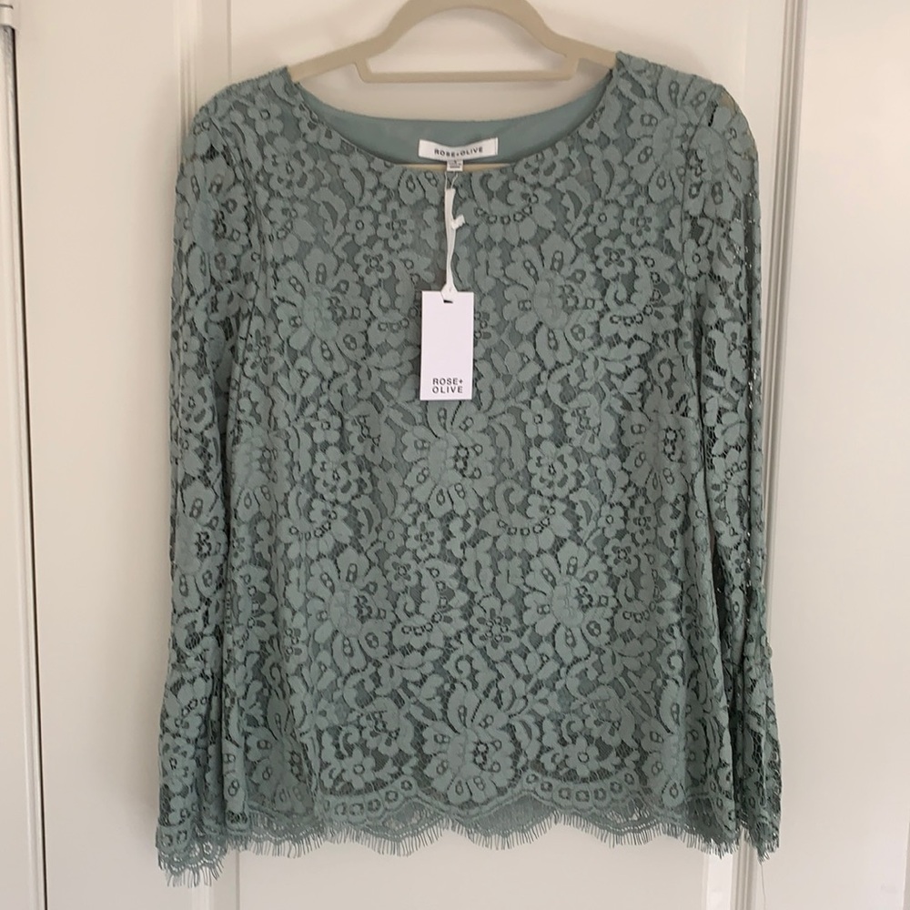 Romantic lined lace blouse.